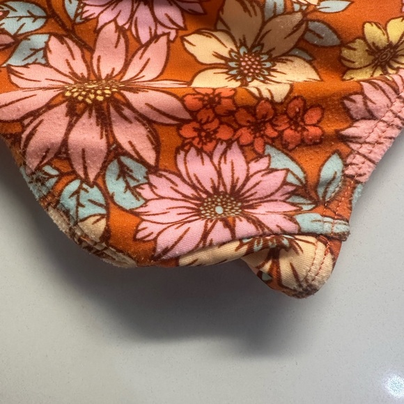 Cat & Jack girls M (7/8) one-piece swimsuit - Picture 3 of 4